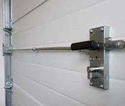 Columbus Elite Locksmith Columbus, OH 614-360-9509 - 6a-Garage-Door-Locks